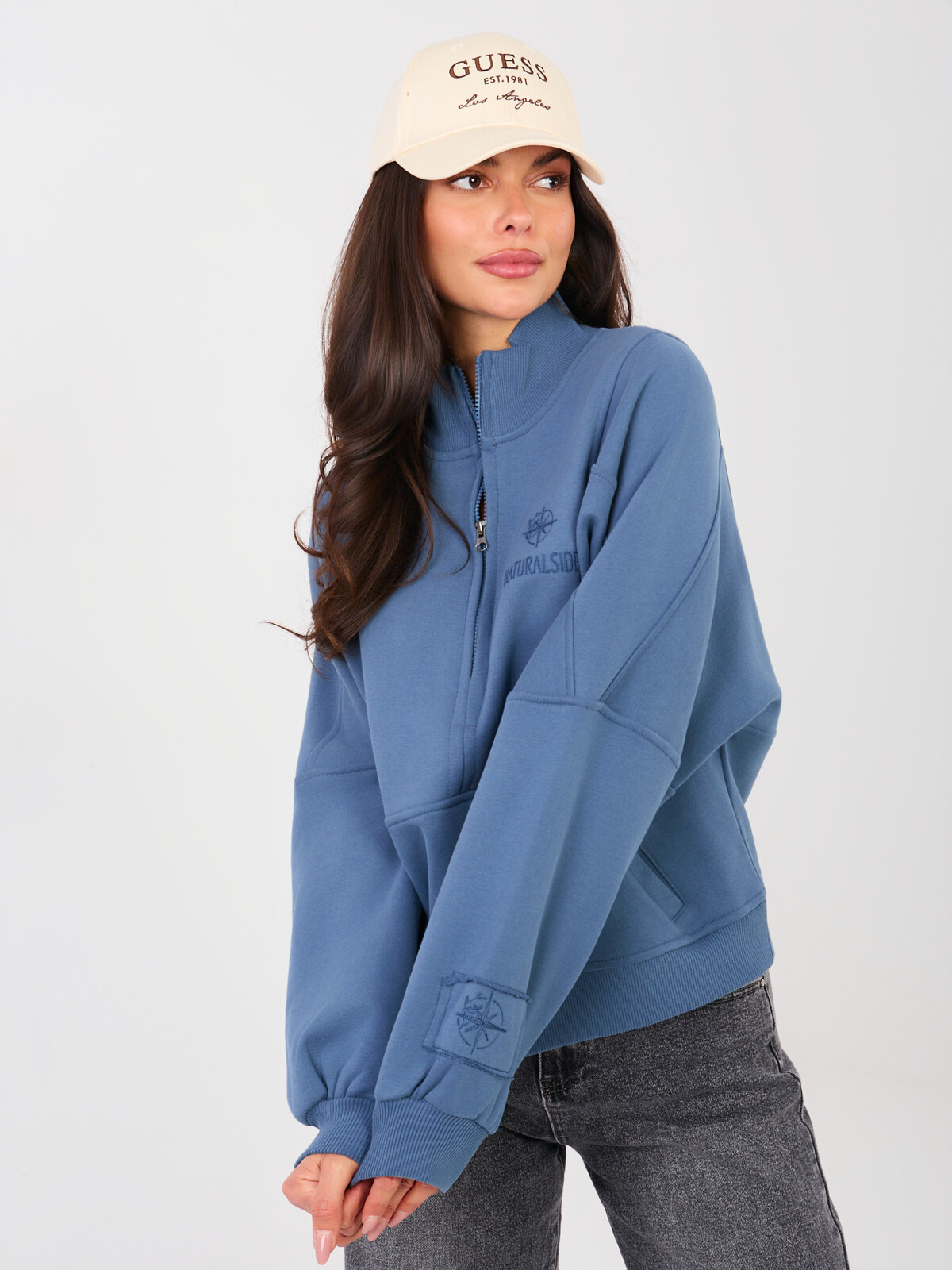 Tmavomodrá mikina bez kapucne