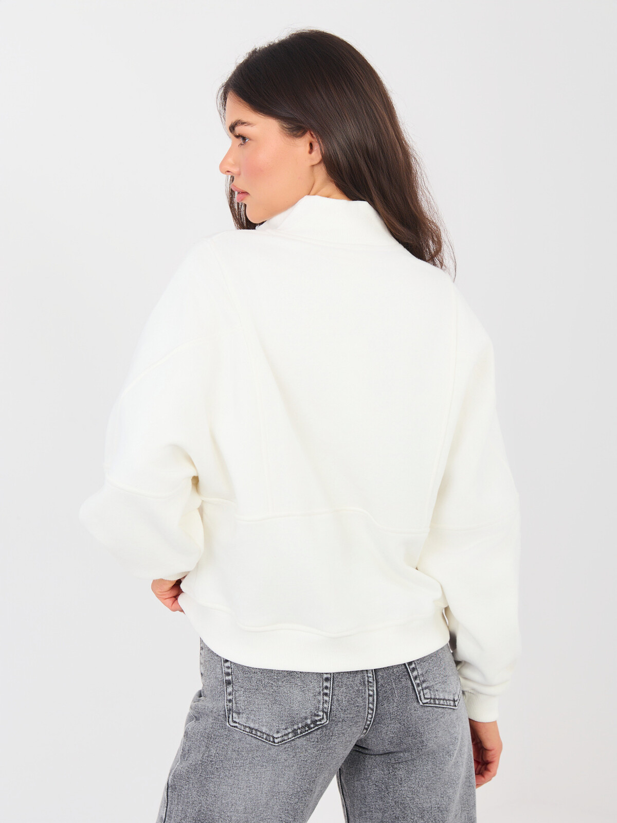 Biela mikina so zipsom