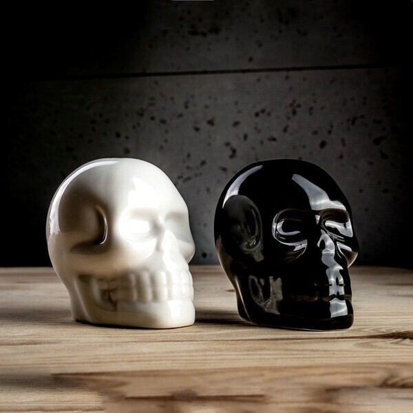 Soľnička a korenička lebky