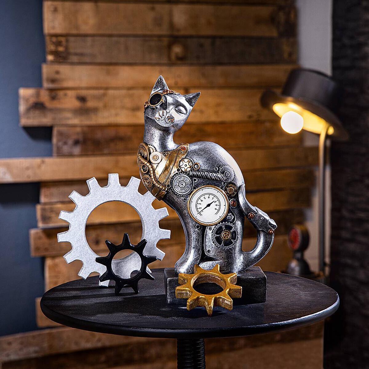 Steampunková mačka s kolesami