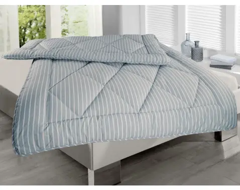 Prikrývka Comfy Sleep 140x200 cm, pruhovaná%