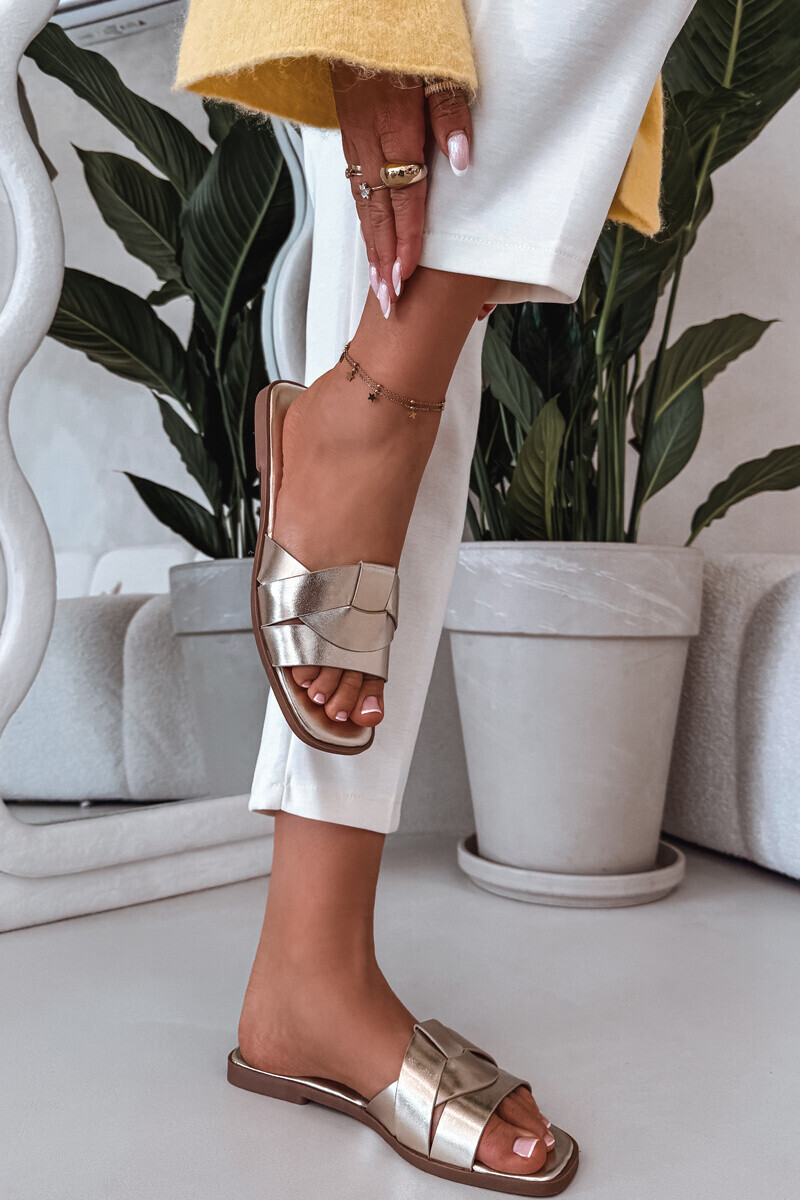 Dámske zlaté šľapky s remienkami Marissae