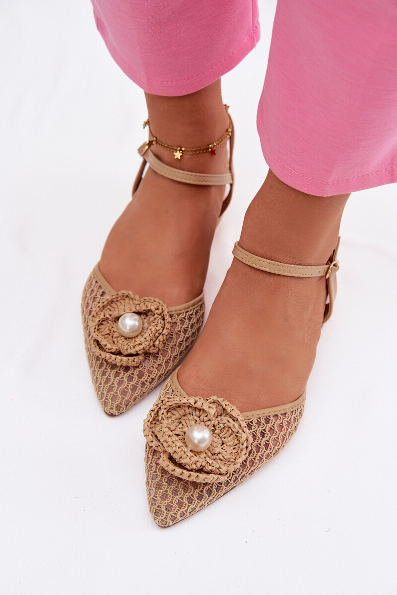 Dámske sandále na blokovom podpätku s ozdobou