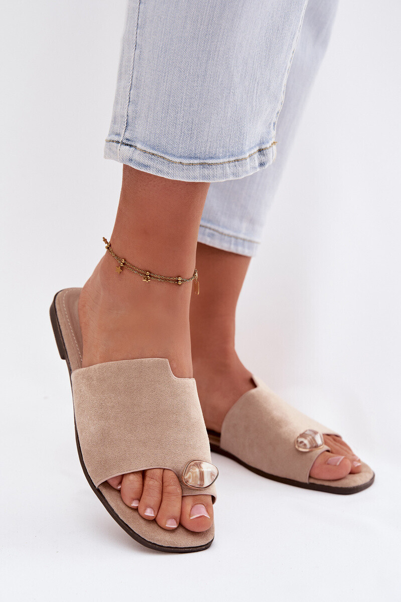 Dámske béžové šľapky z eko semišu