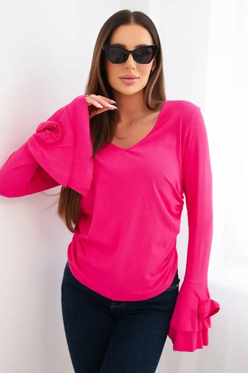 Rifľová blúzka s volánmi a V-výstrihom