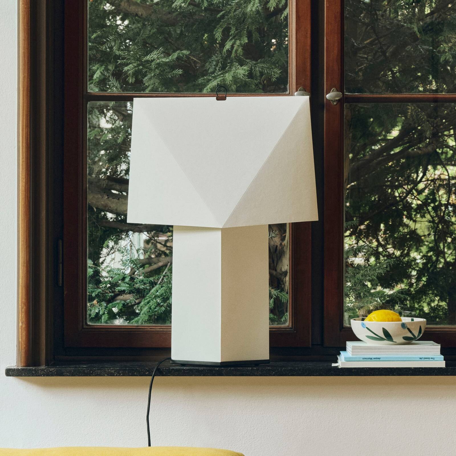 HAY stolová lampa Aplat, výška 44 cm, biela, hodvábny papier, E14