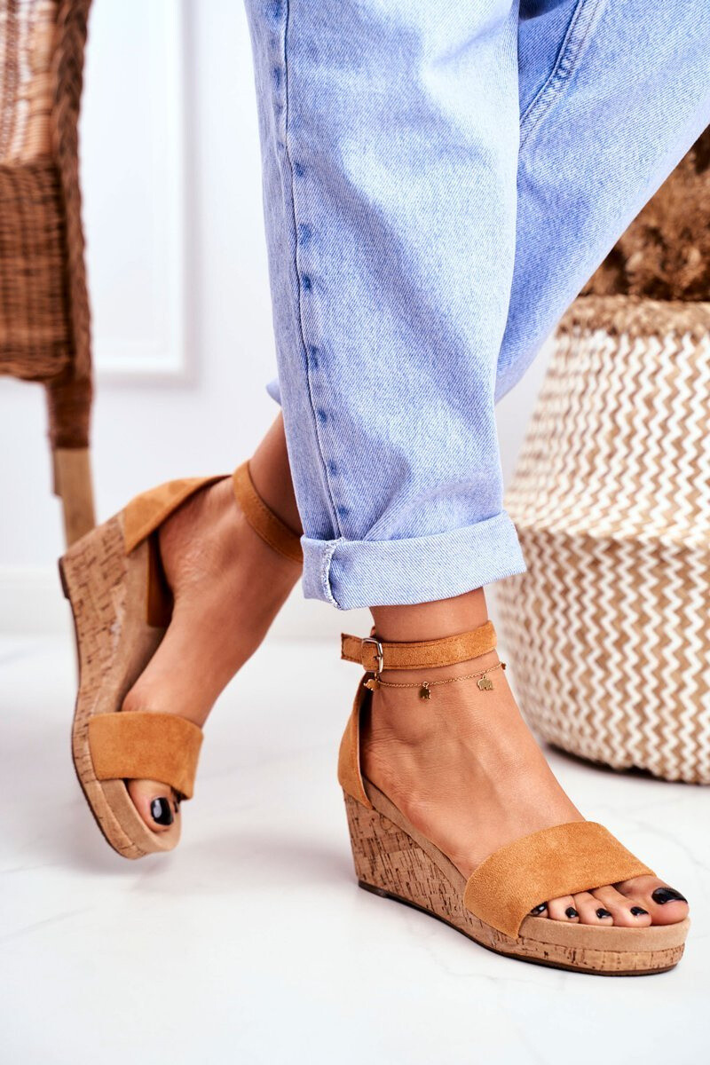 Dámske sandále na platforme Camel MarryMe