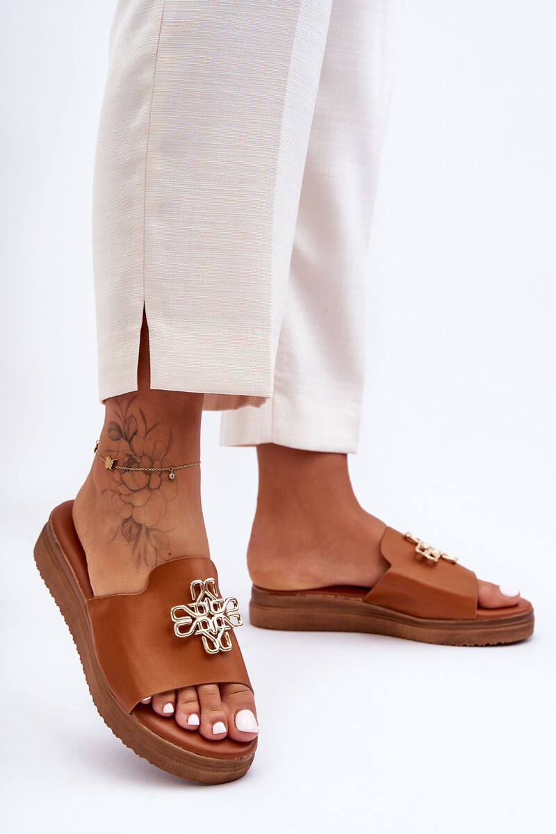 Dámske šľapky Kesi s ozdobou