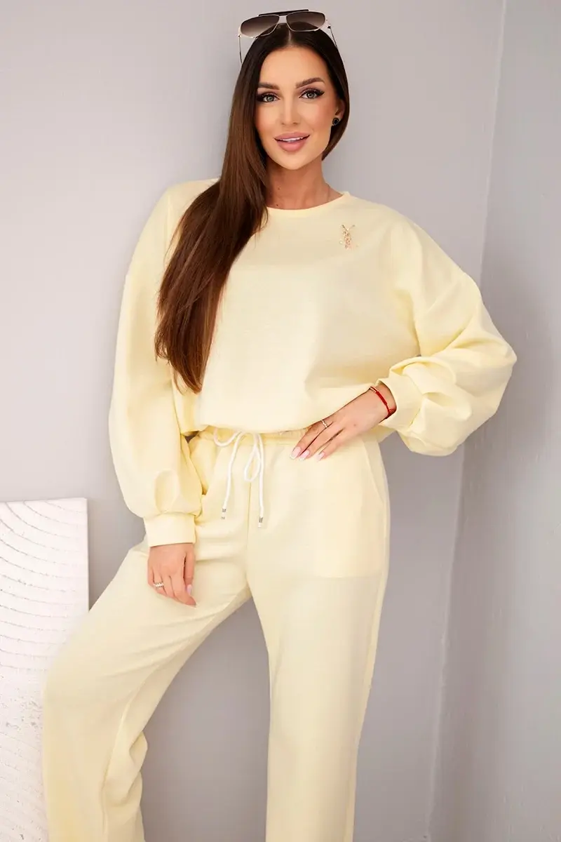 Dámska súprava Kesi s brošňou a rovnými nohavicami