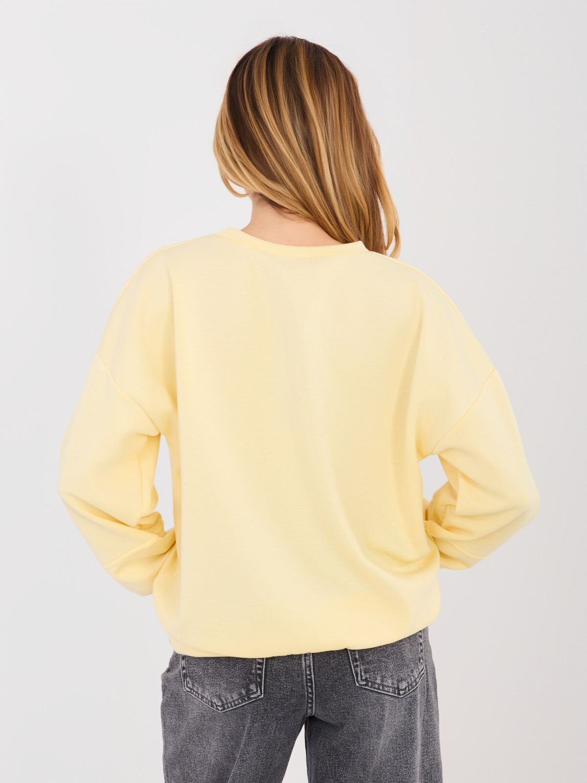 Žltá mikina s nápisom