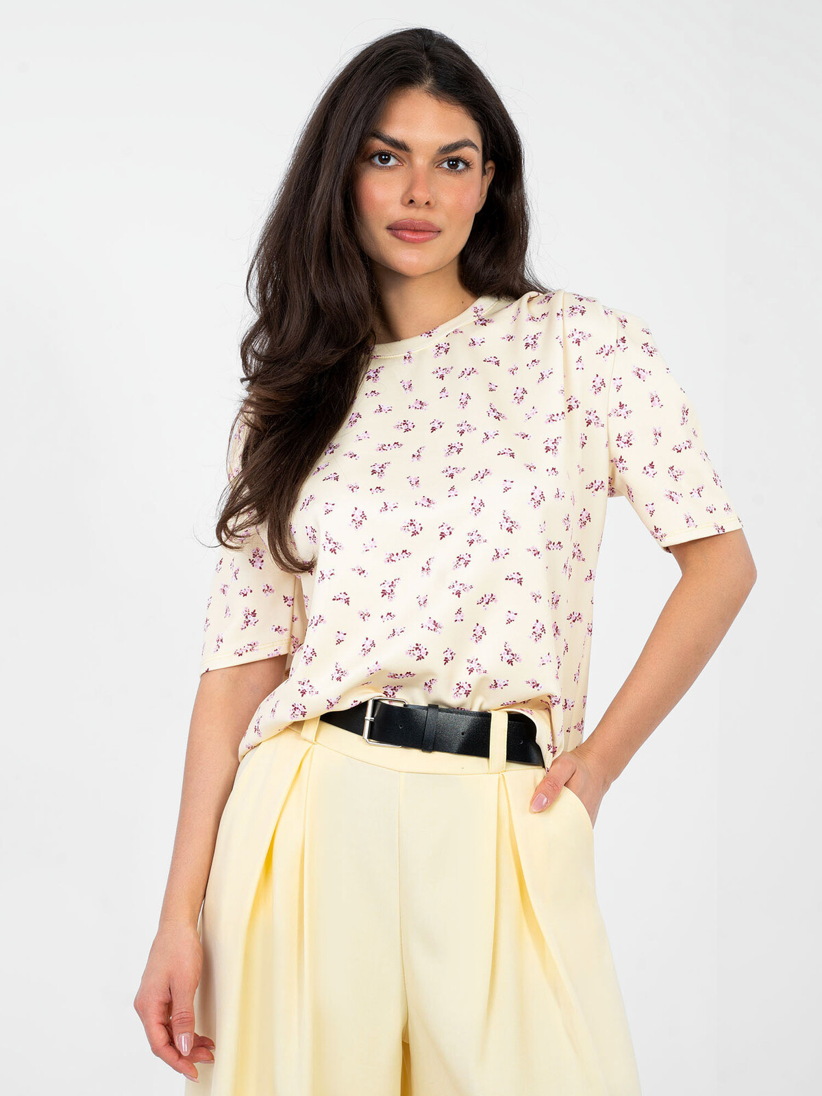 Svetložltá blúzka s potlačou