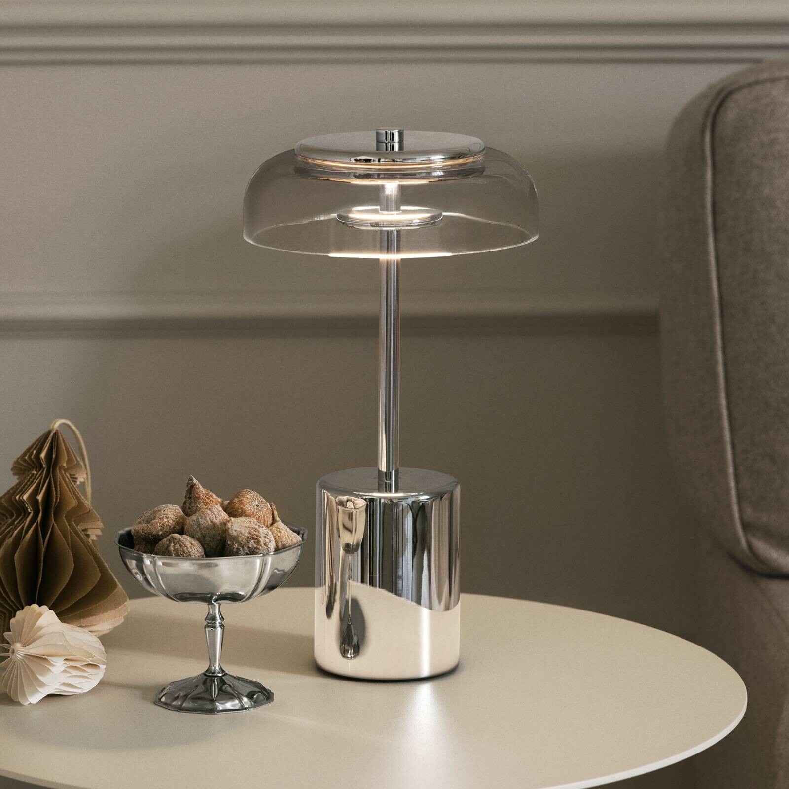 Nuura stolová LED lampa Blossi, výška 26 cm, chróm/číra