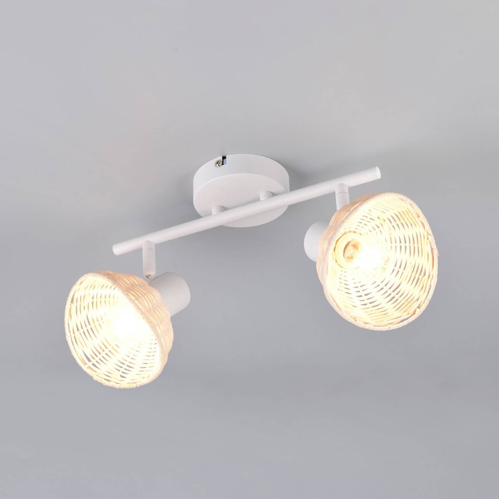 Stropné svietidlo Calvi, biele, prírodný ratan, dĺžka 40 cm, 2-pl.