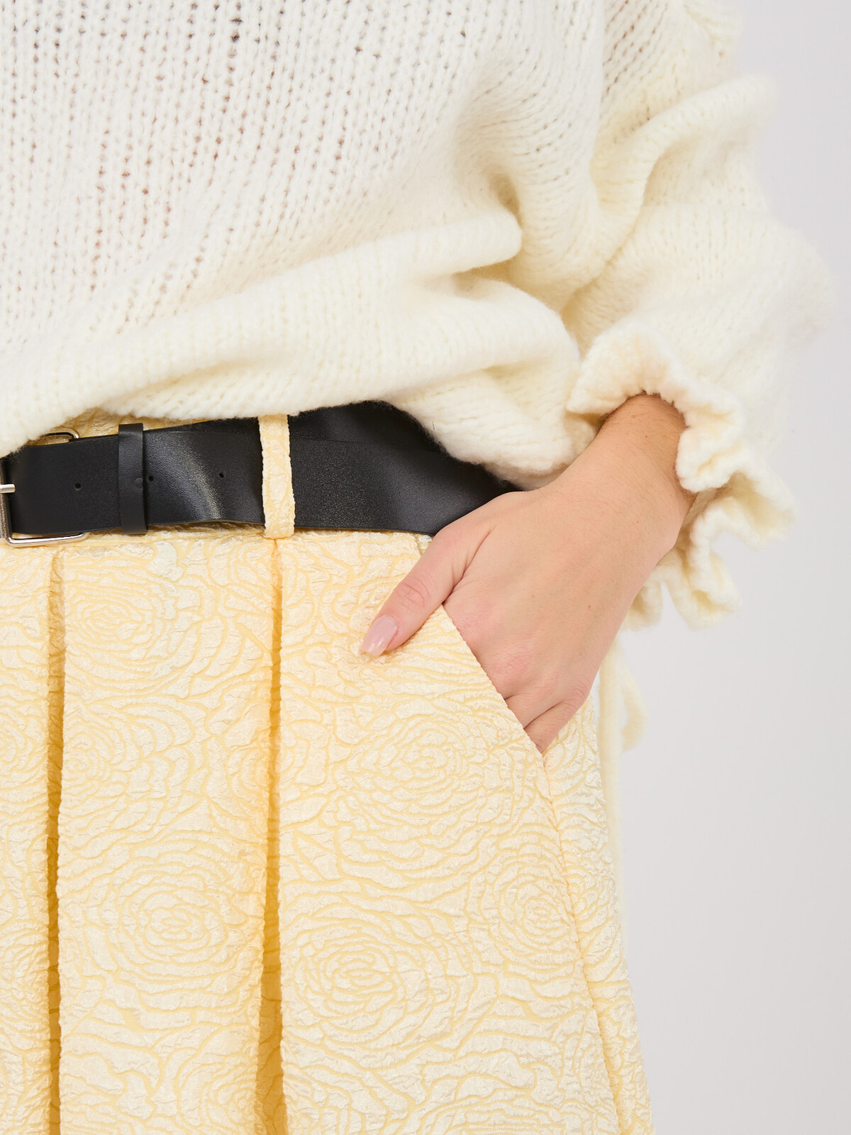 Sukňa svetložltá midi