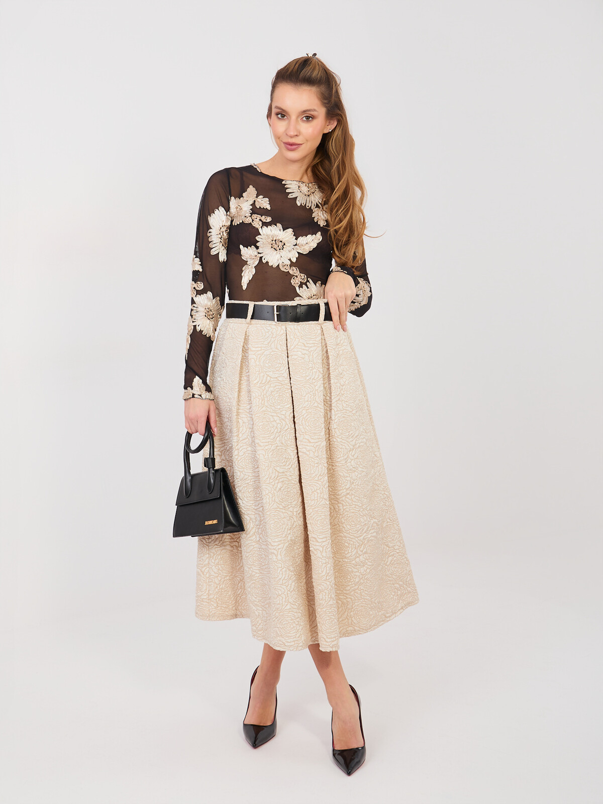 Béžová midi sukňa s kvetinovým vzorom