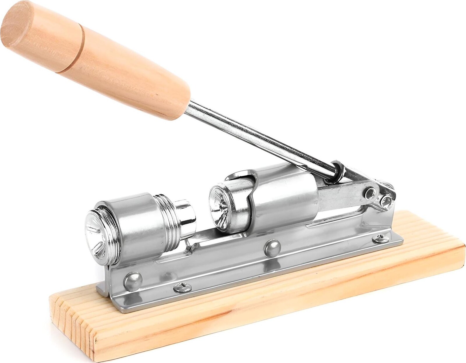 Verk 07077 Luskáčik na orechy