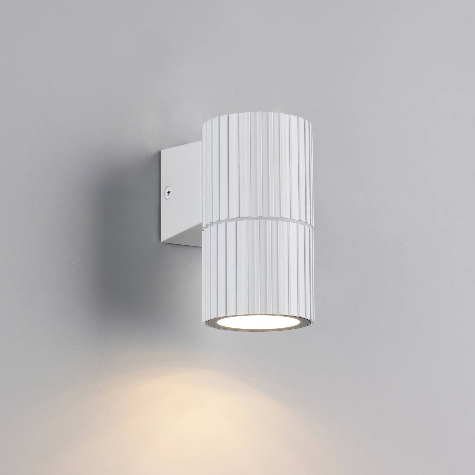 Vonkajšie nástenné svietidlo Parana, matná biela, výška 11 cm, kov