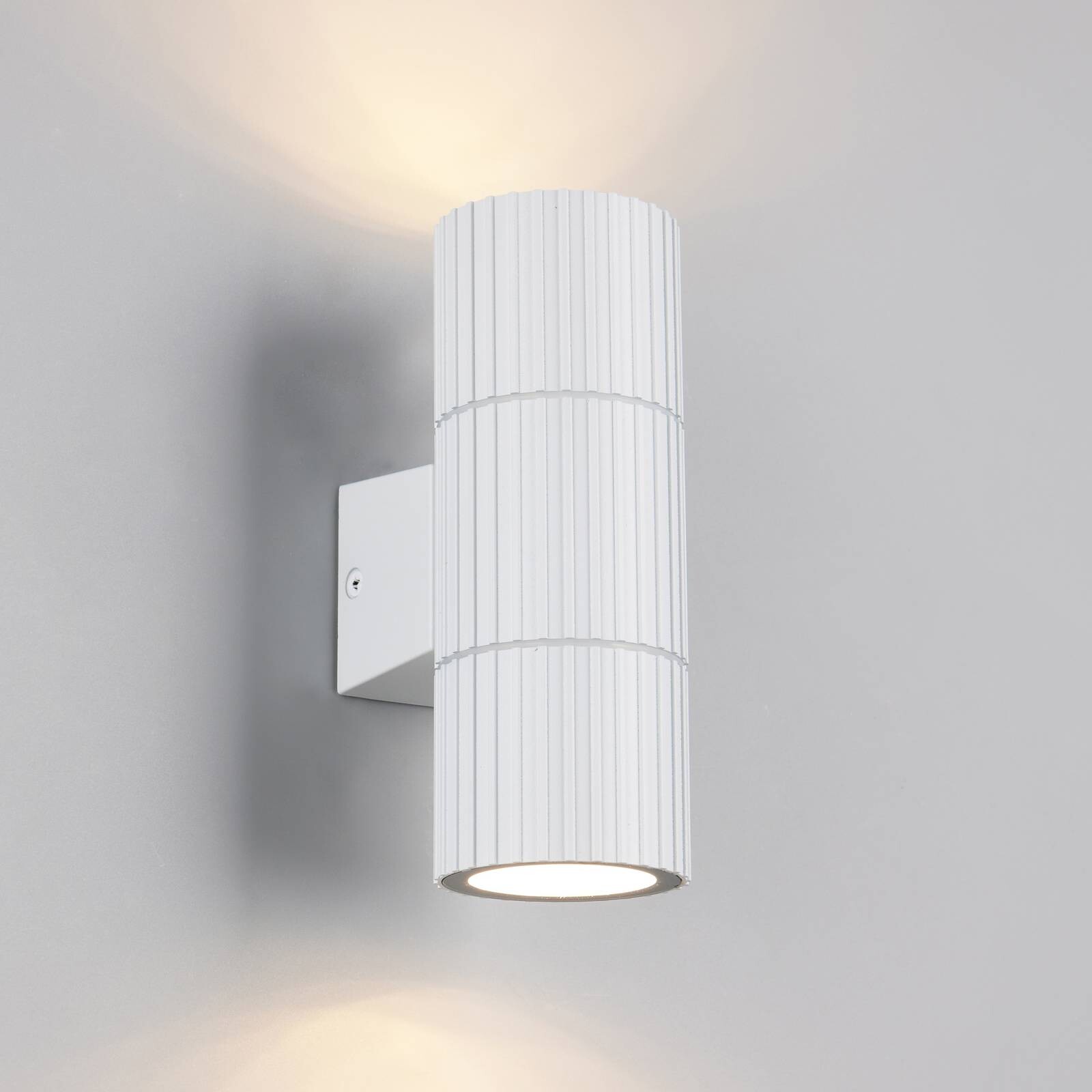 Vonkajšie nástenné svietidlo Parana, matná biela, výška 16 cm, kov, 2-pl.