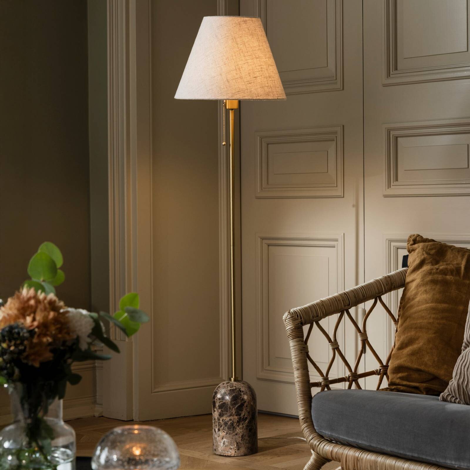 Globen Lighting stojacia lampa Gino, podstavec z mramoru, béžové, 145 cm