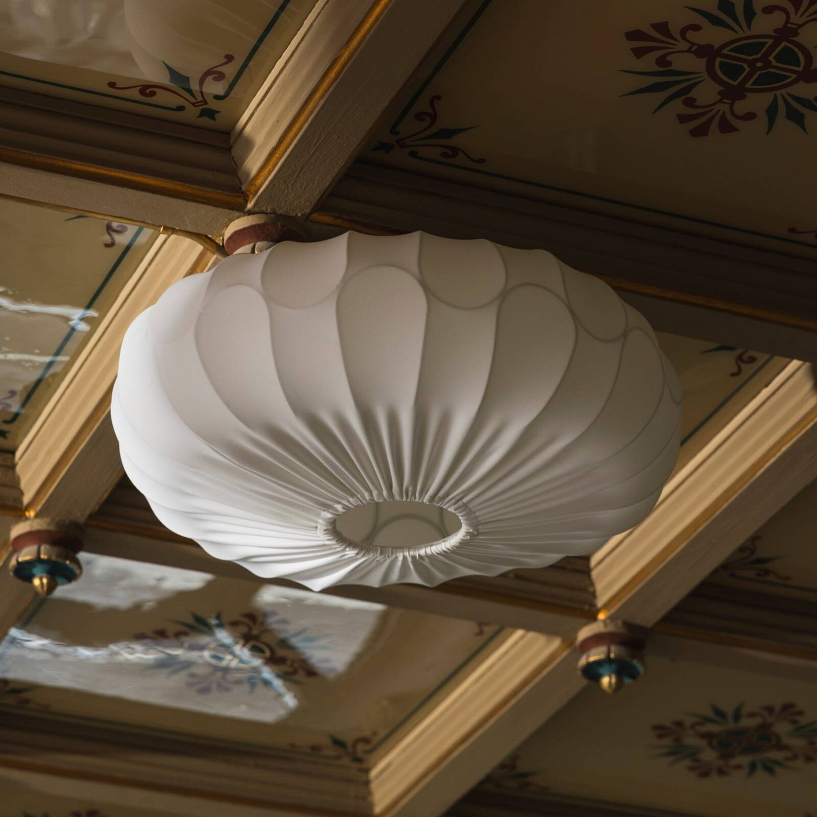 Globen Lighting Stropné svietidlo BLADVERK, biele, Ø 50 cm, textilné