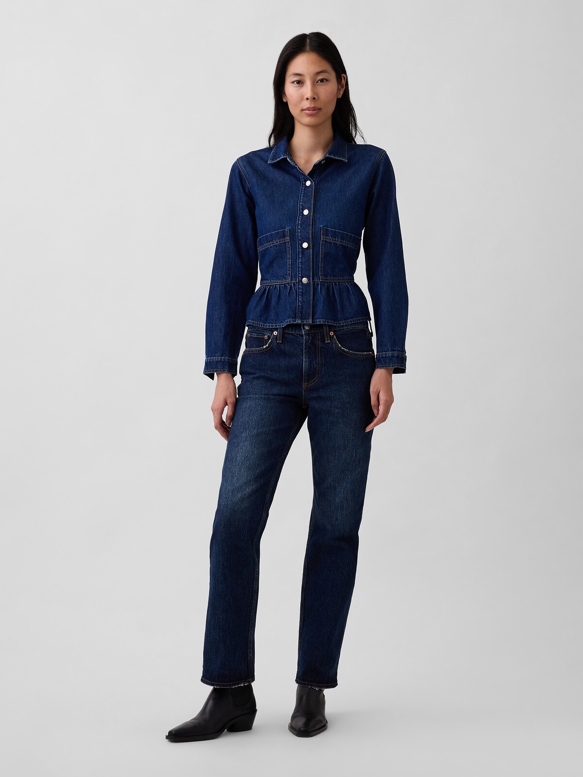 GAP Jeans Mid Rise Relaxed Straight - Ladies