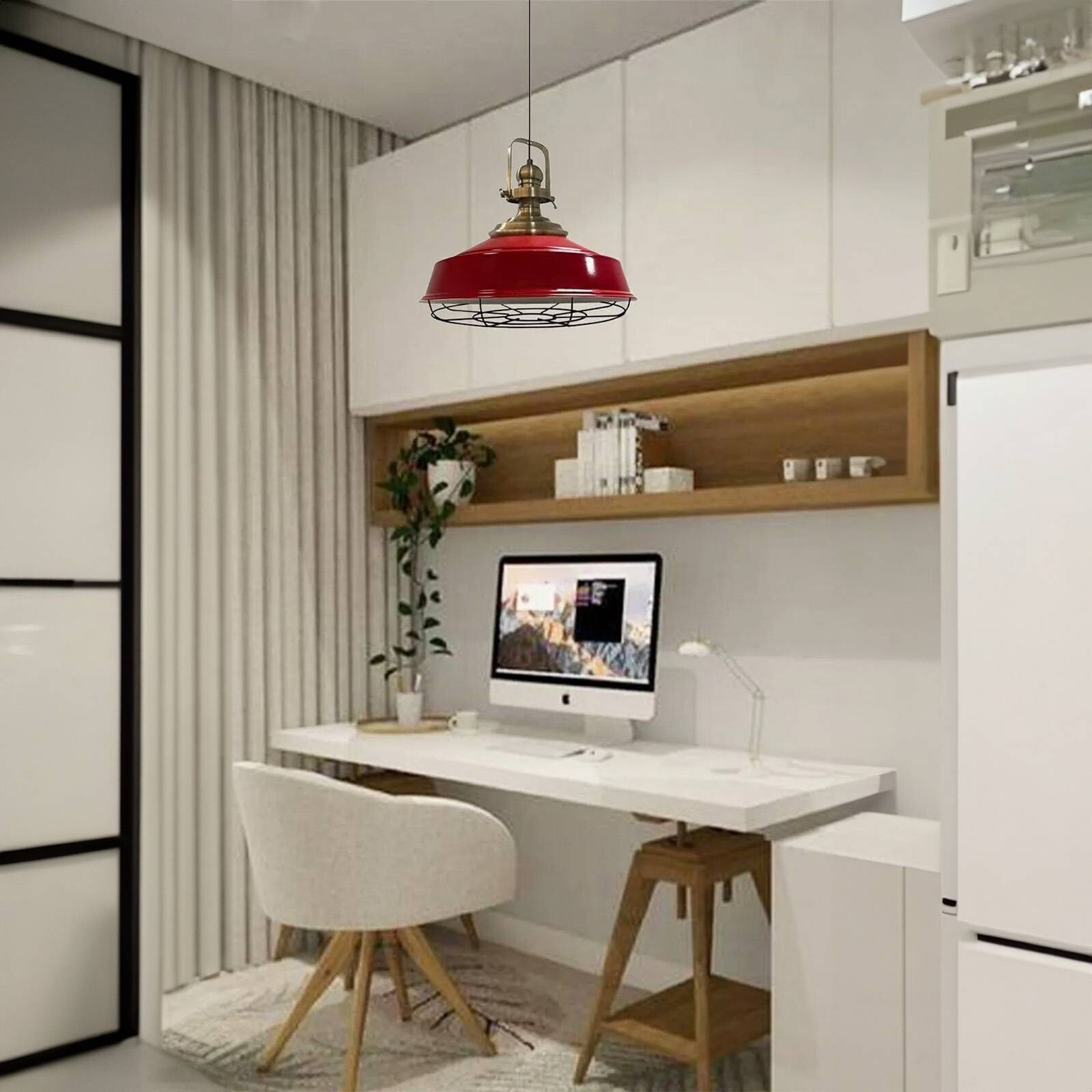 Závesné svietidlo Astel, červené, Ø 41 cm, kov, detail zo starožitnej mosadze