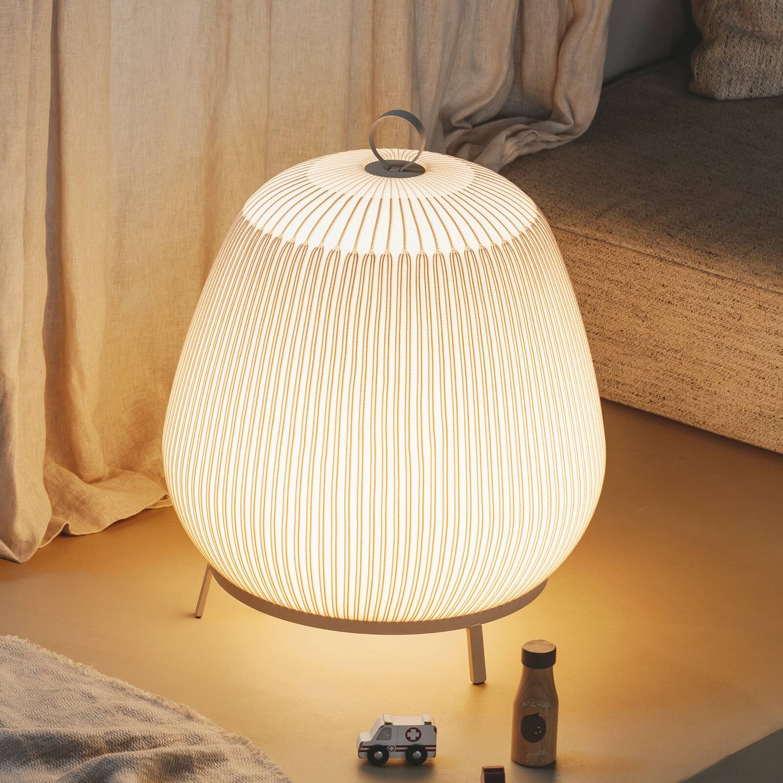 Vibia LED stojace svietidlo KNIT, 55 x 45 cm, béžové, textilné
