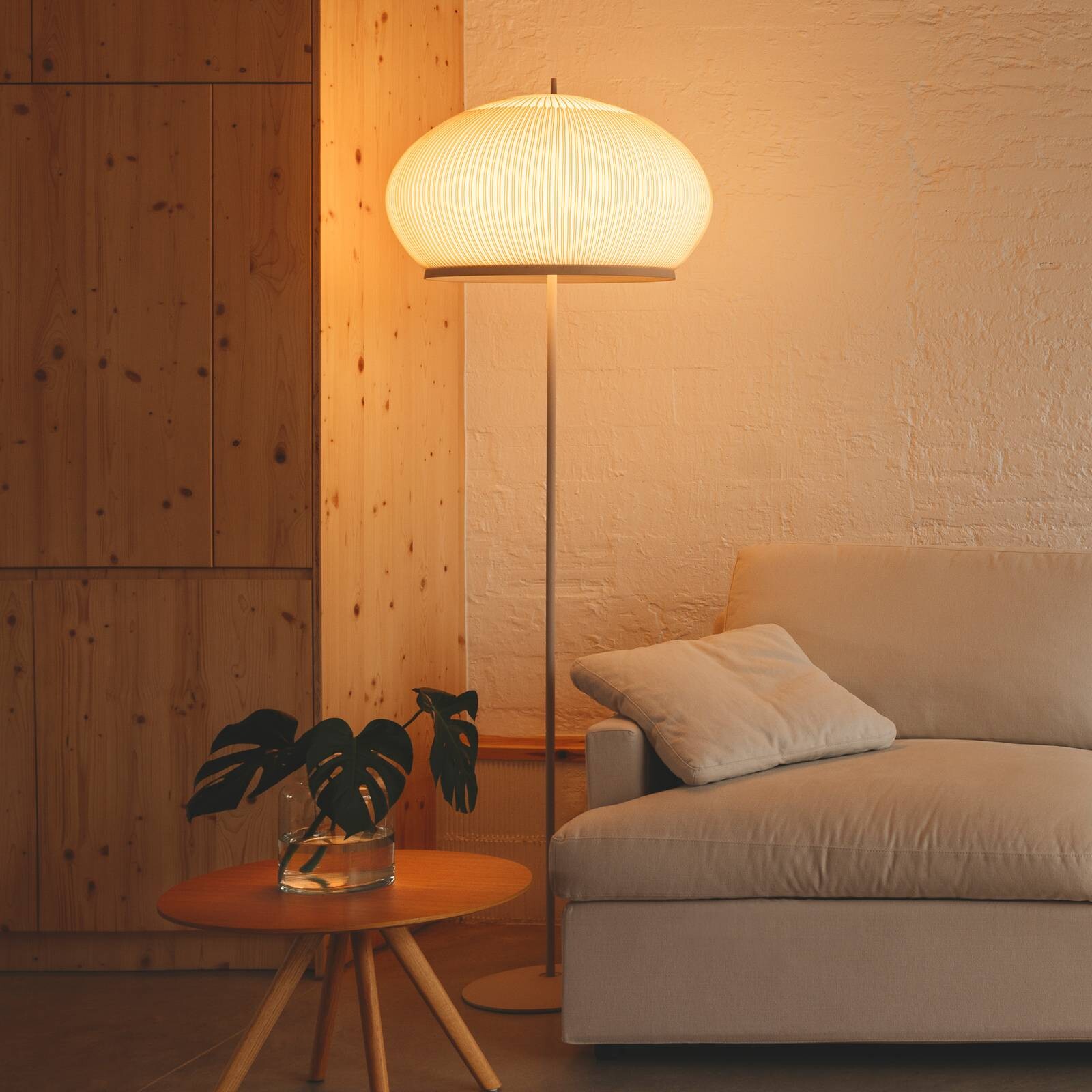 Vibia LED stojacia lampa KNIT, 195 x 65 cm, béžová textília/kov