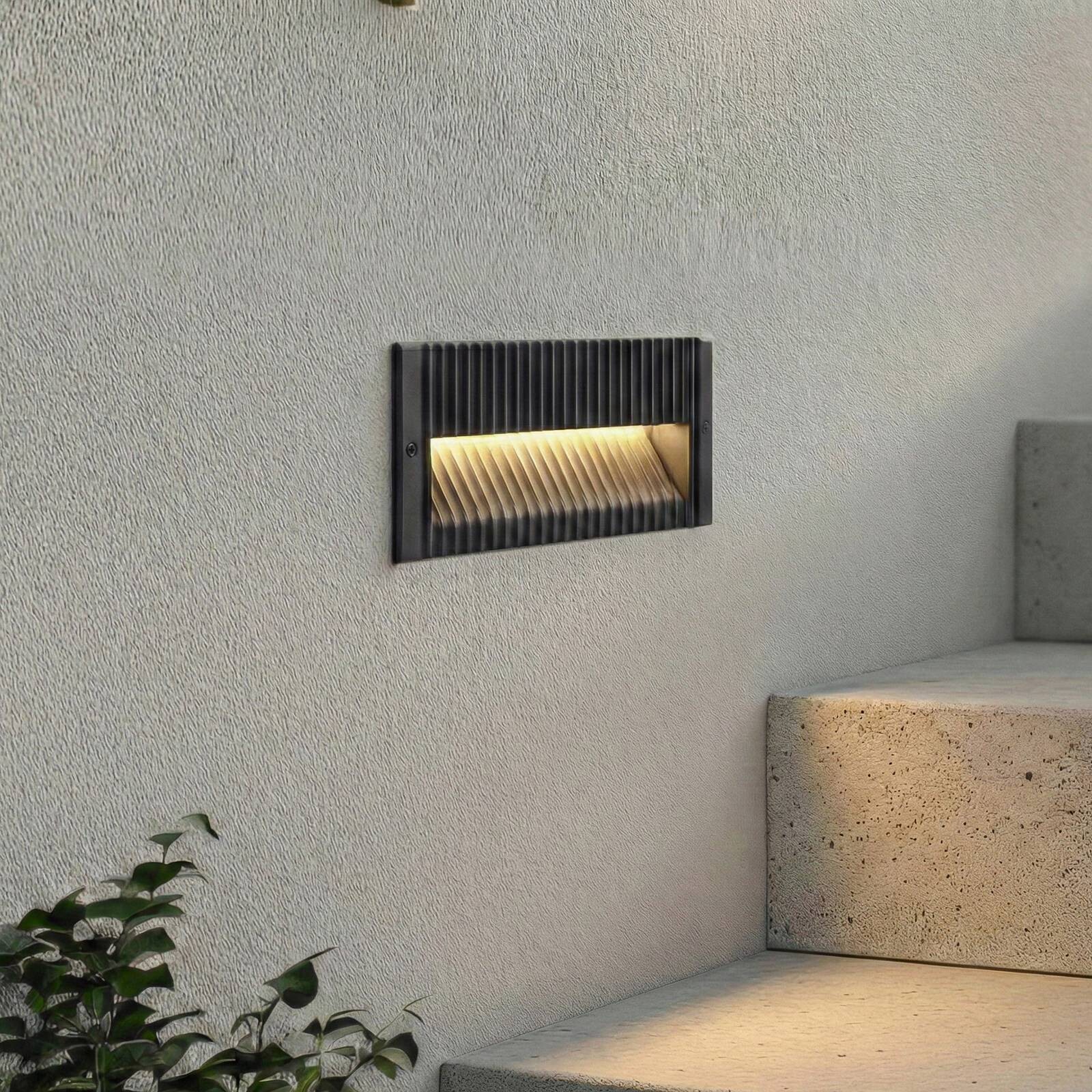 Lucande LED nástenné svietidlo Tavion, 25 cm, antracitová, IP65