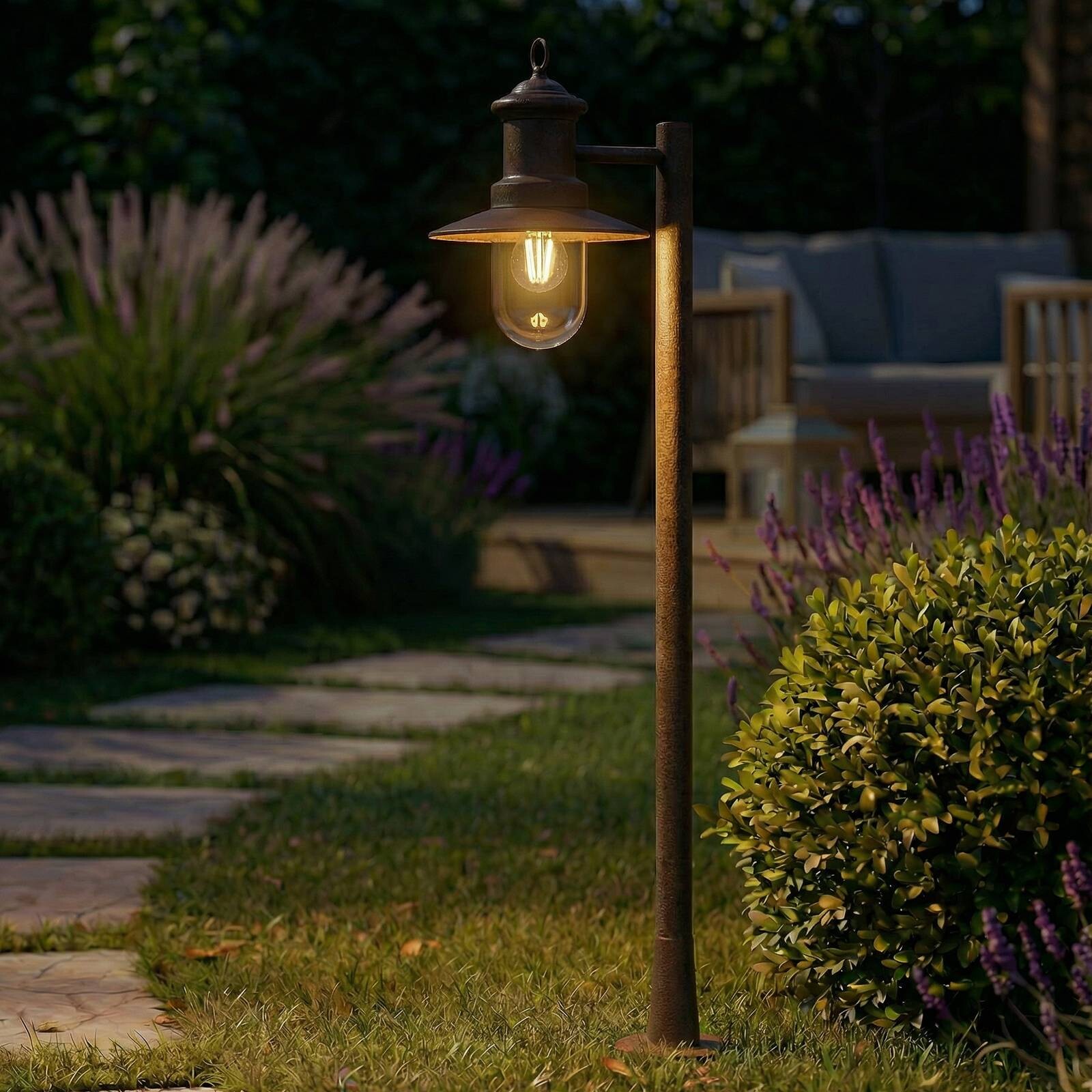 Lindby Chodníkové svetlo Eloretta, hrdzavé, 110 cm, oceľ, IP44, E27