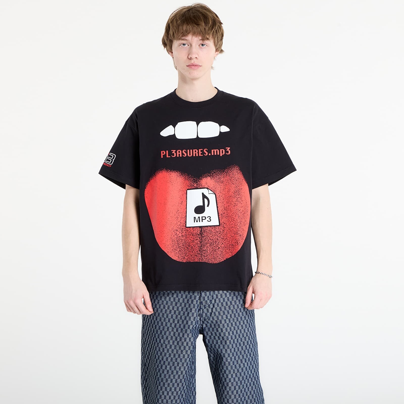 Tričko PLEASURES Piracy T-Shirt Black S