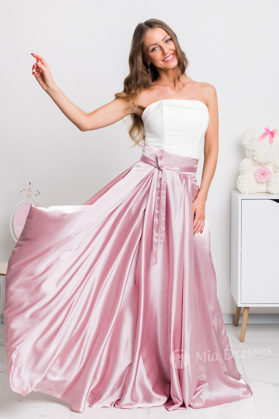 Parisse Poškodený tovar - Staroružová saténová sukňa s rozparkom Veľkosť: M