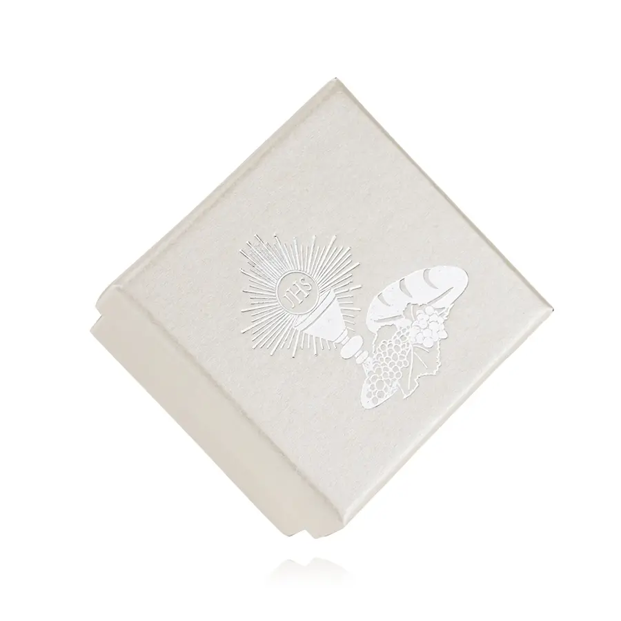 Biela darčeková krabička so strieborným motívom 1. svätého prijímania
