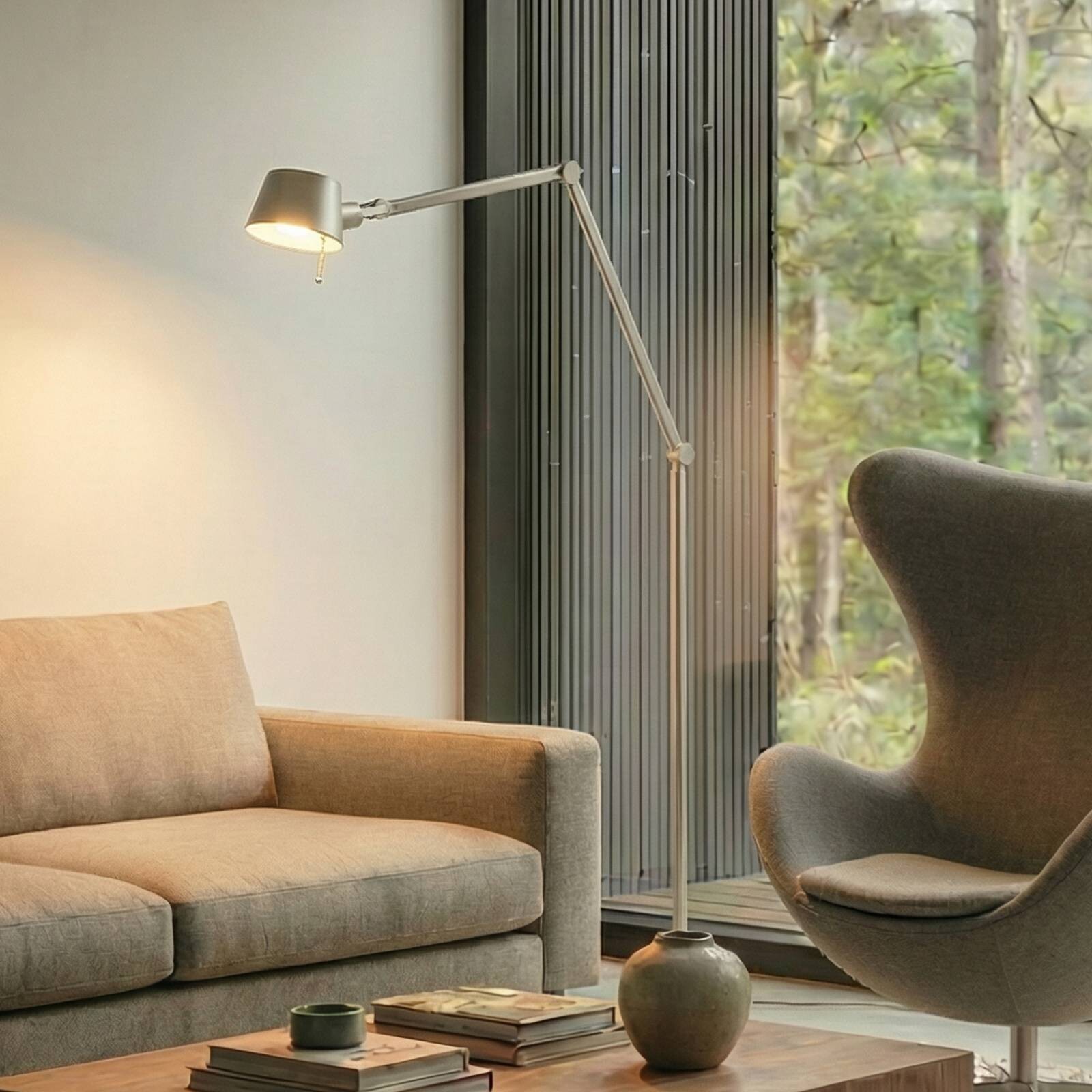 Lucande Stojacia lampa Silka, 216 cm, saténový nikl, nastaviteľné