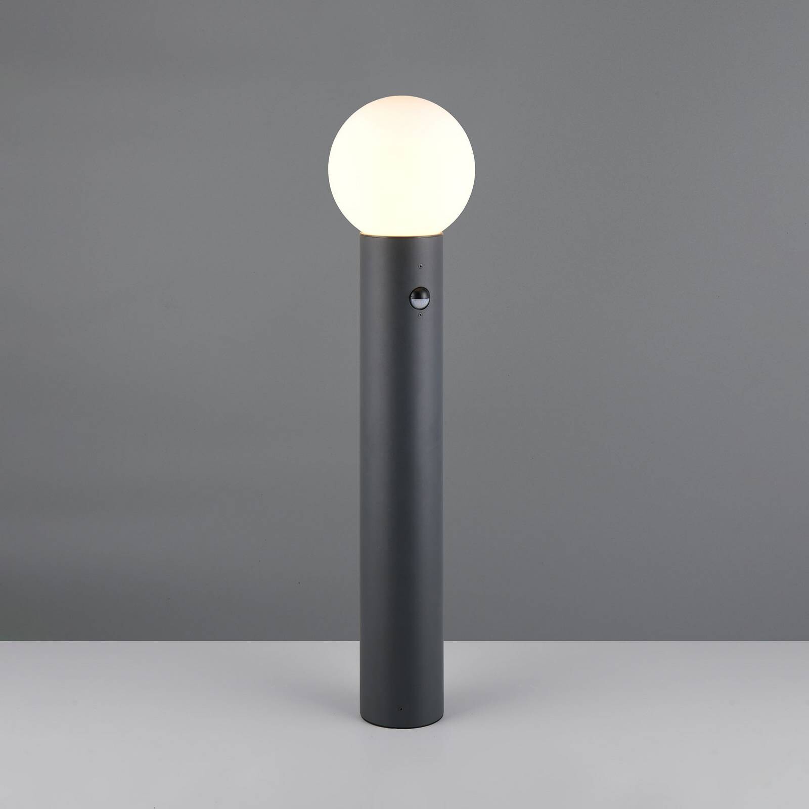 Chodníkové svetlo Mures, antracitová farba, výška 80 cm, kov, senzor