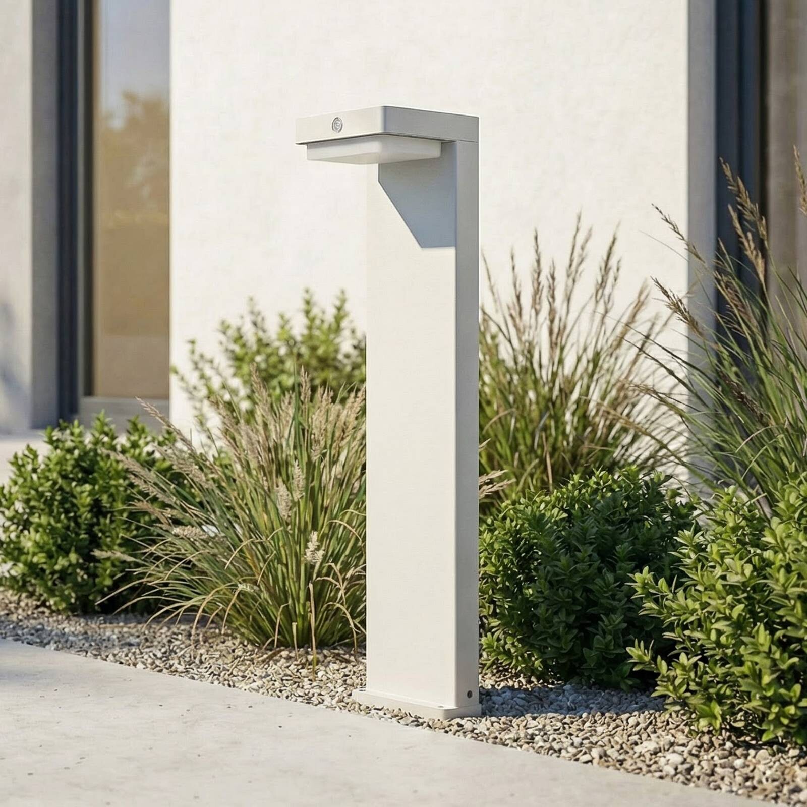 Lindby LED solárne podlahové svietidlo Eleazar, biele, hliník, senzor