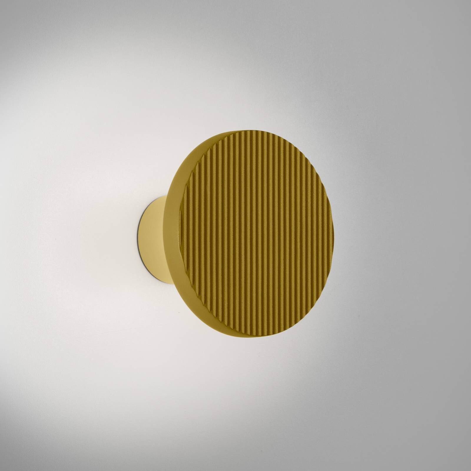 Bover LED nástenné svetlo Arid A/01 pieskovo žltá CCT 2 200–2 700 K IP44