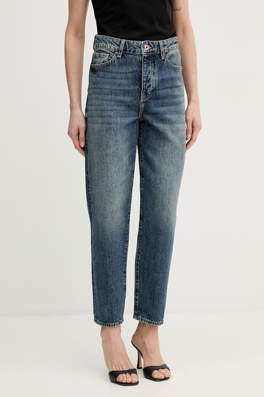 Armani Exchange Rifle carrot dámske