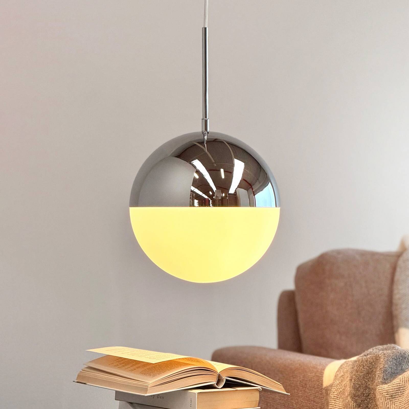 Dyberg Larsen Závesné svietidlo Nova D25, opál/chróm, kov