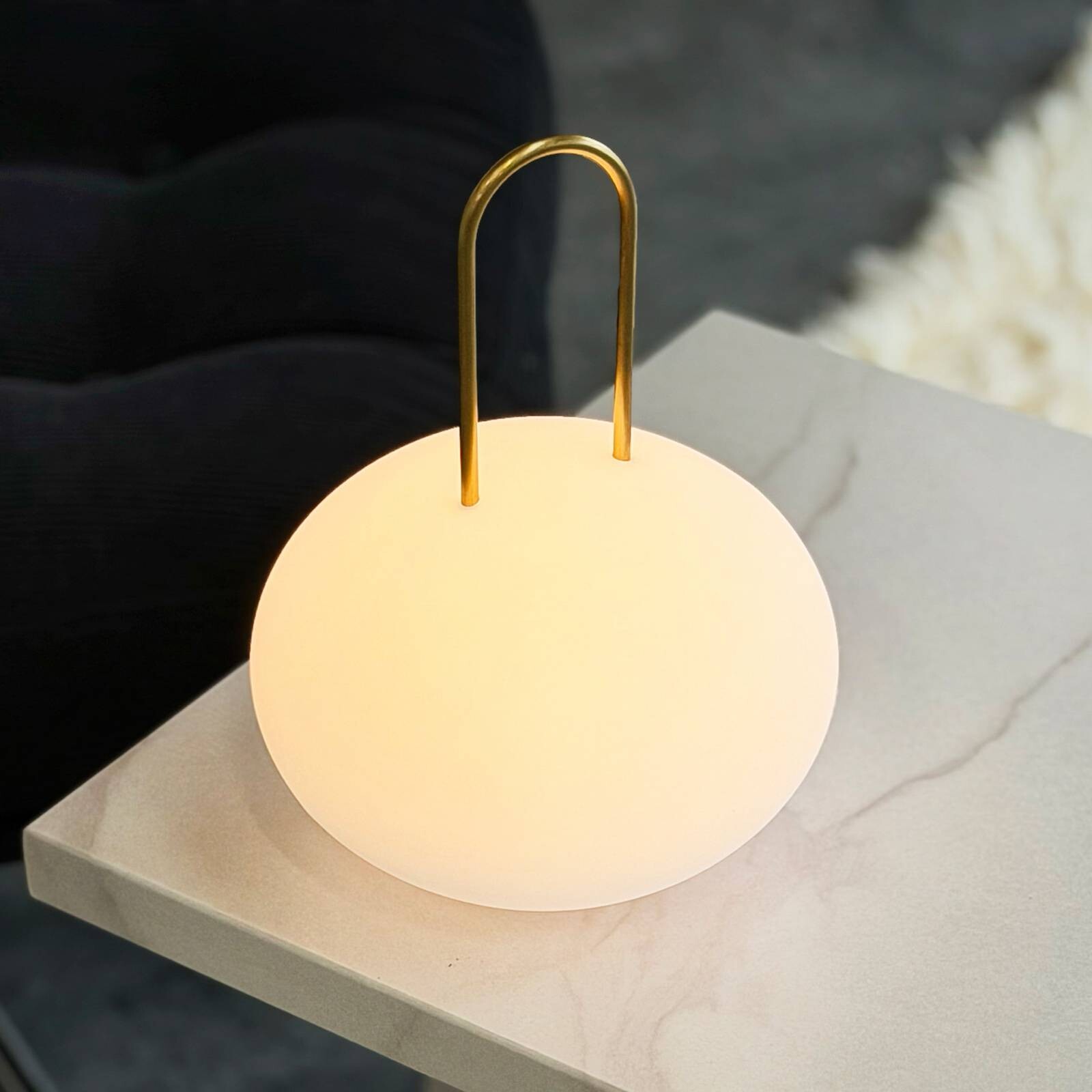 Dyberg Larsen LED akumulátorová lucerna Ellipse, biela/mosadz, IP44