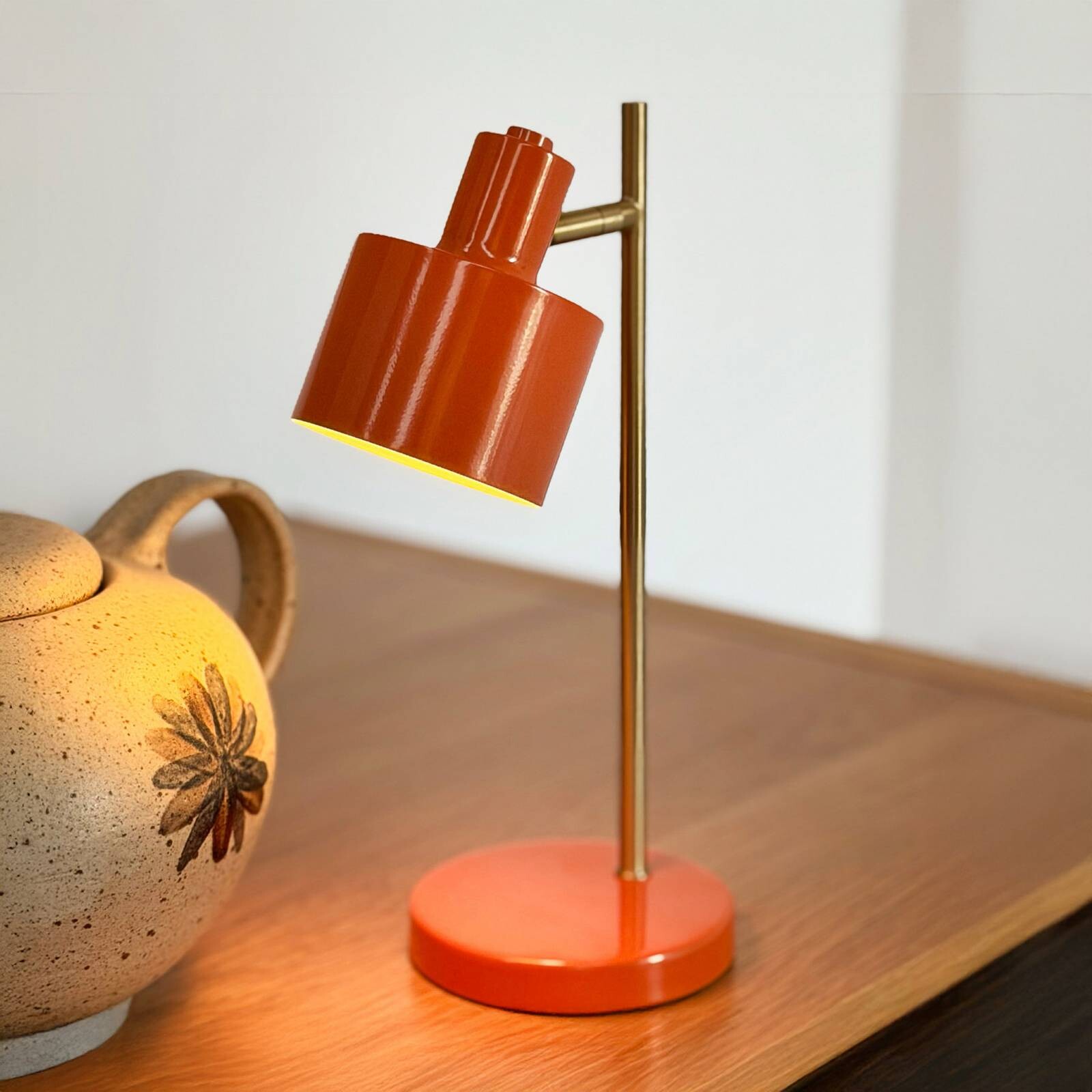 Dyberg Larsen LED stolná lampa na batérie Ocean Mini, oranžová