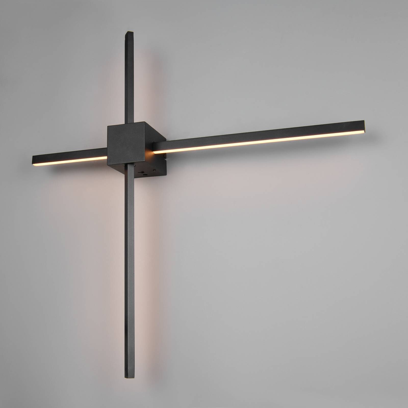 LED nástenné svetlo Cassino, čierne matné, šírka 67 cm, kov