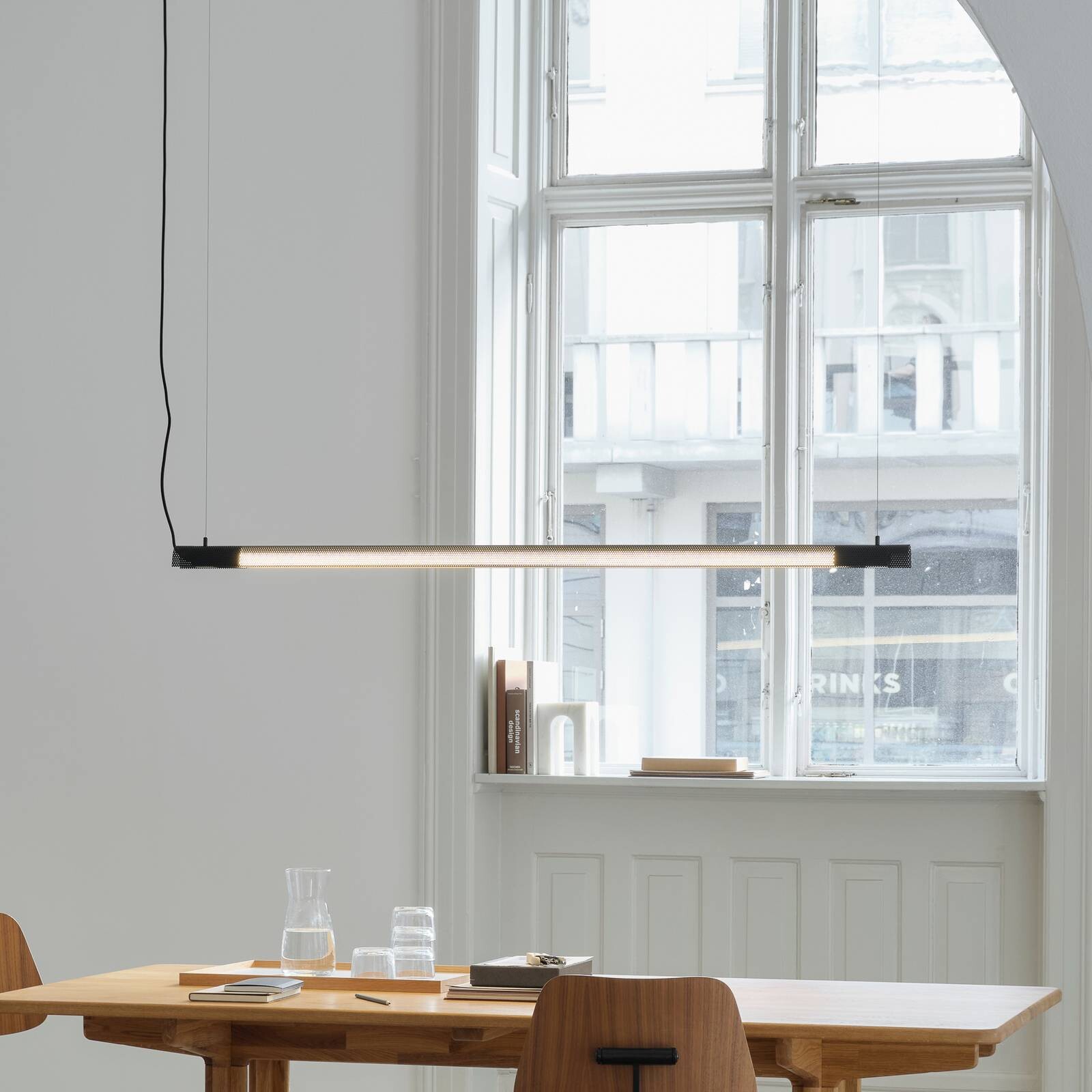 GEJST závesné svietidlo Radent, čierna, dĺžka 70 cm, G13 LED