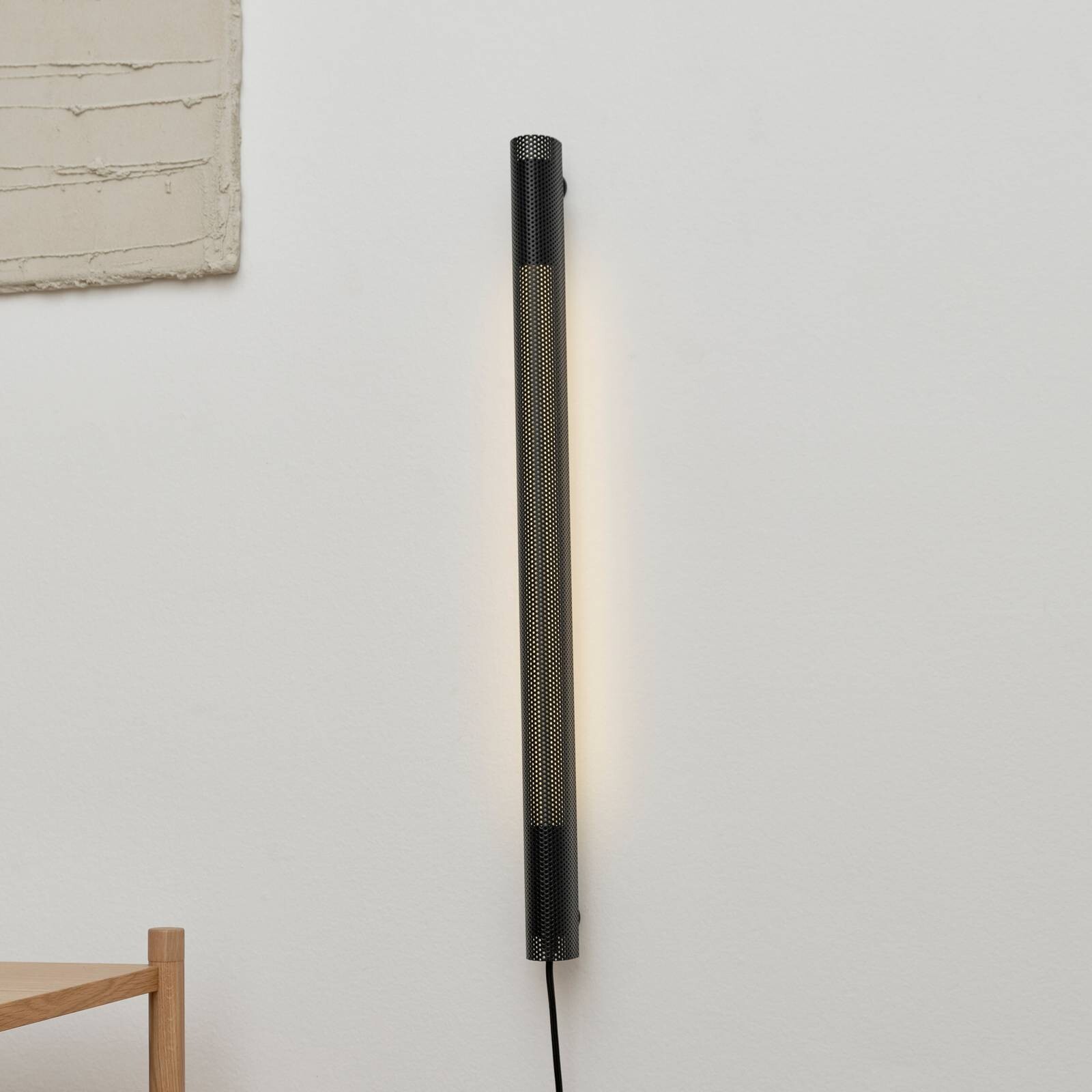 GEJST nástenné svetlo Radent zástrčka, čierne, výška 70 cm, G13 LED