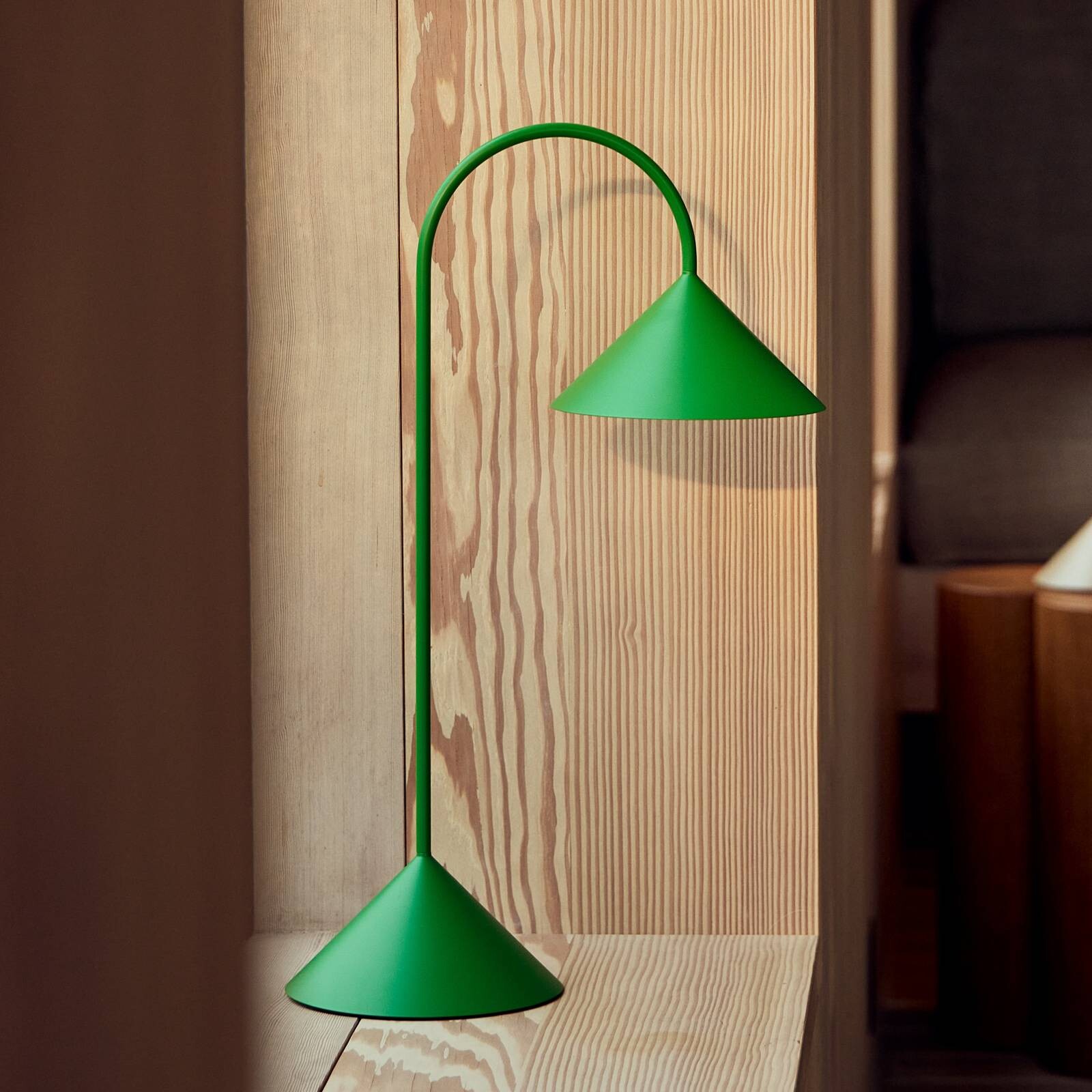FRANDSEN LED stolová lampa na batérie Grasp, zelená, výška 47 cm
