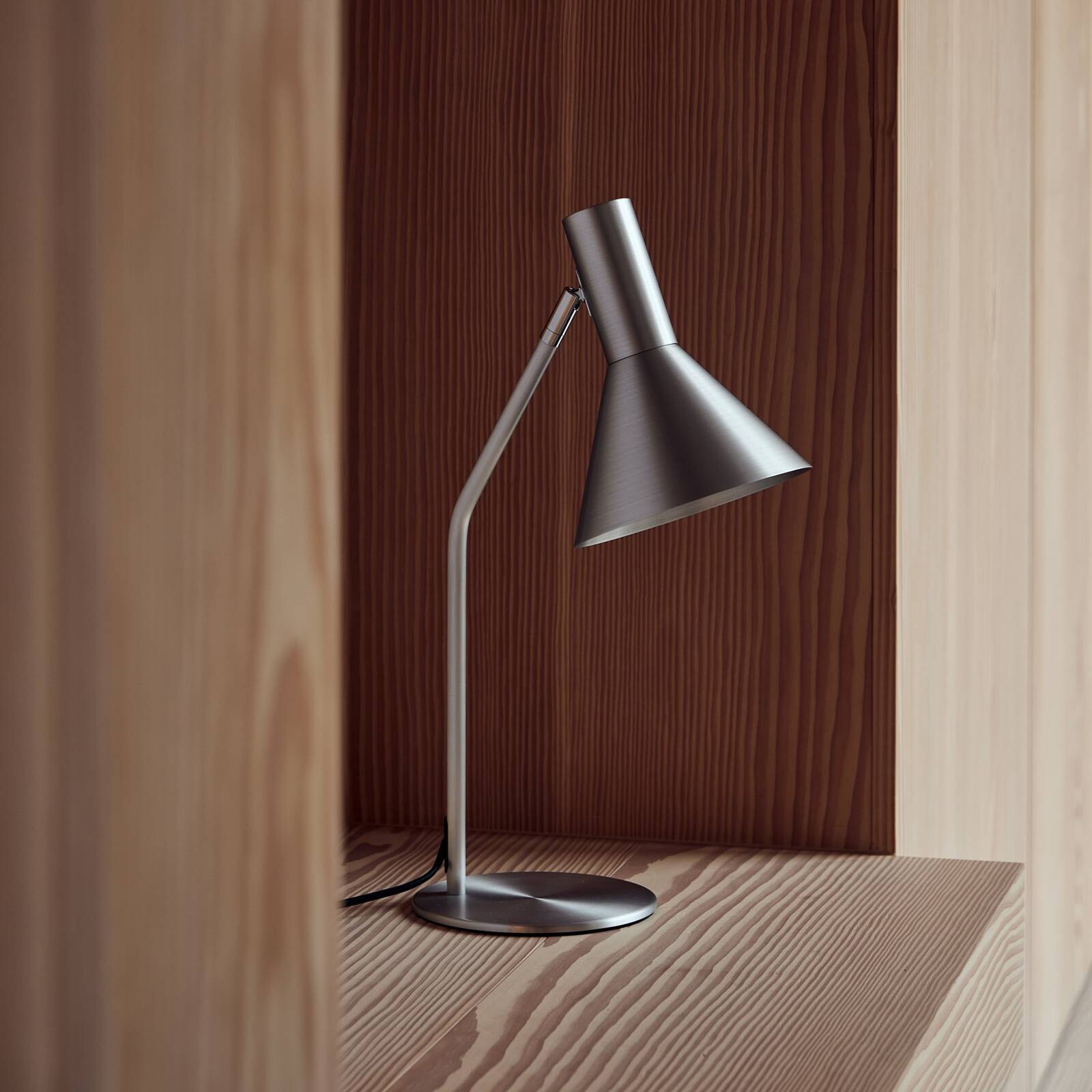 FRANDSEN Stolová lampa Lyss, hliníková farba, kov, 50 cm, E27