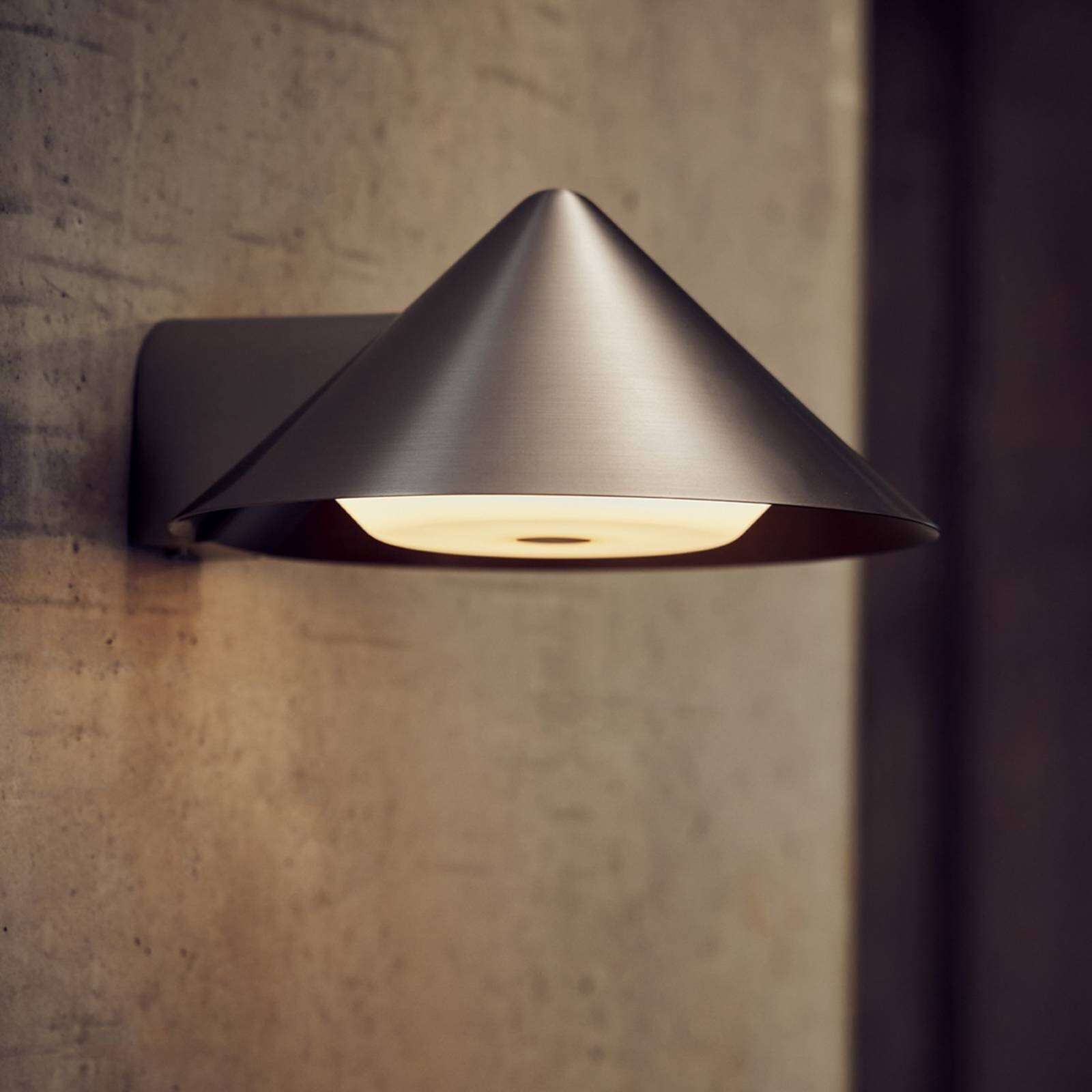 FRANDSEN LED akumulátorové nástenné svetlo Grasp, nerezová oceľ, 15 cm