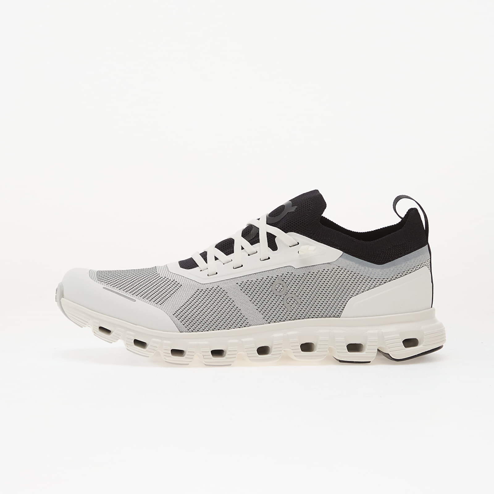 Tenisky On M Cloud 6 Versa White/ Black EUR 47.5