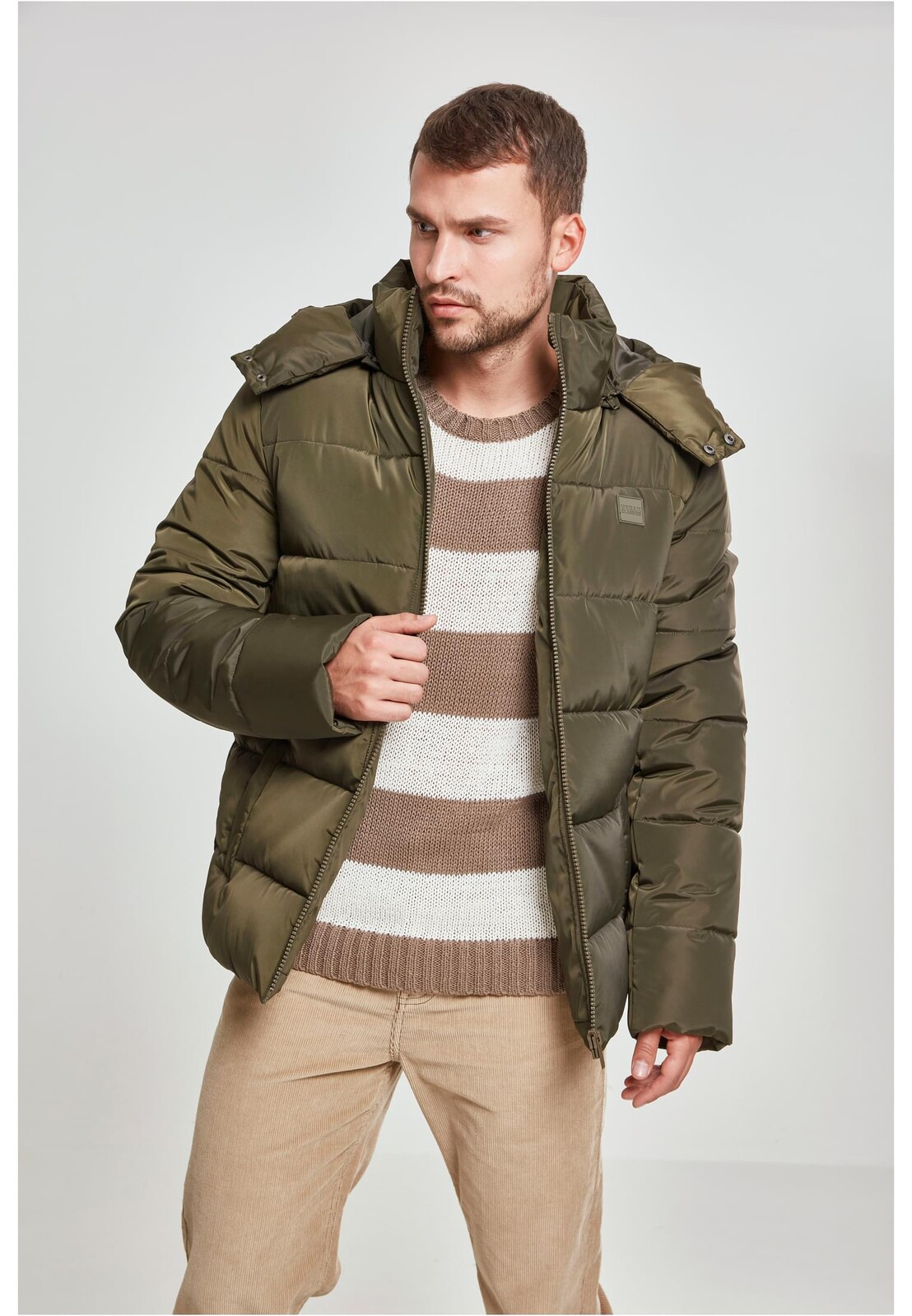 Puffer bunda s kapucňou, tmavá oliva