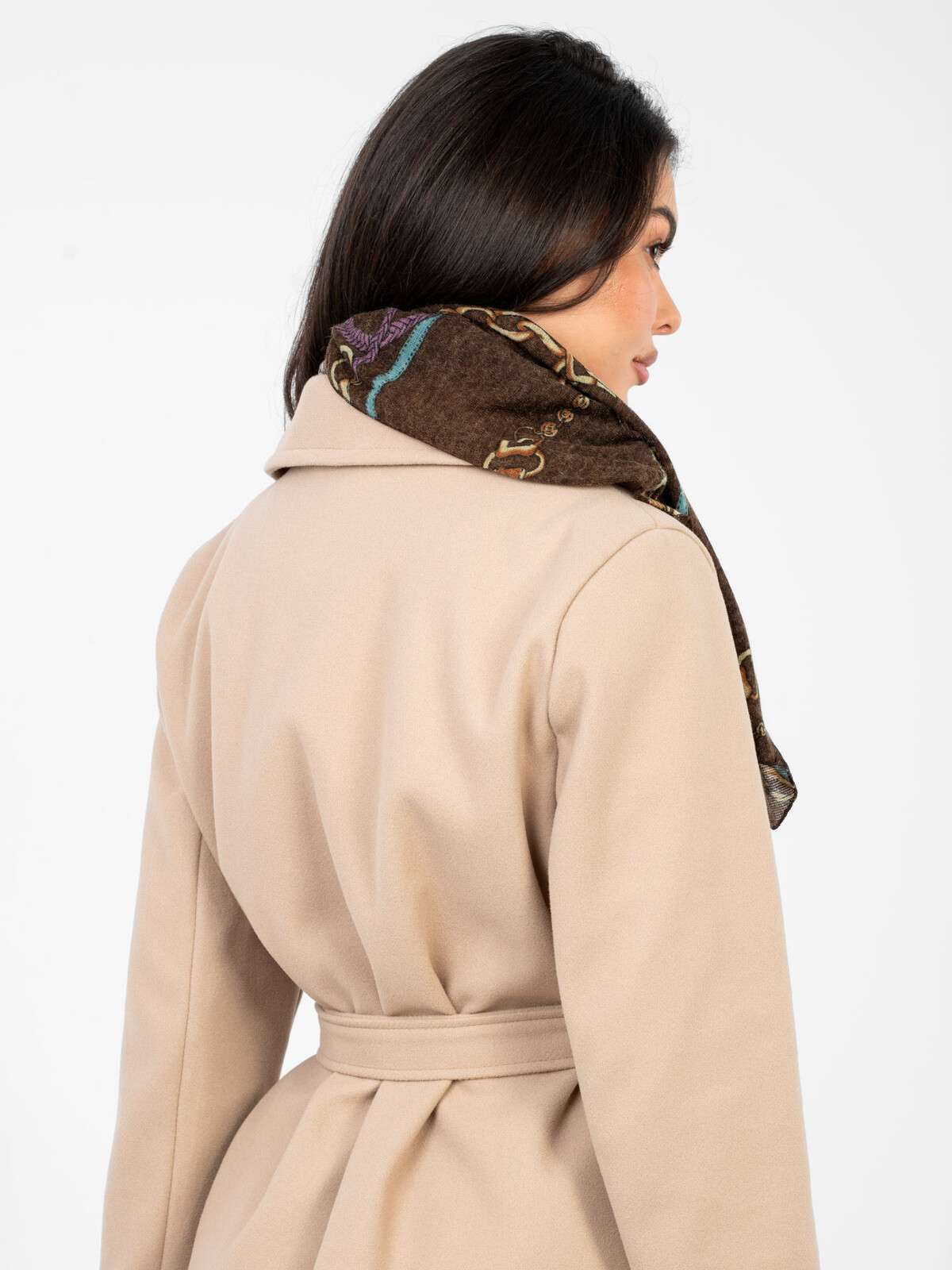 Hnedá dámska šatka s potlačou